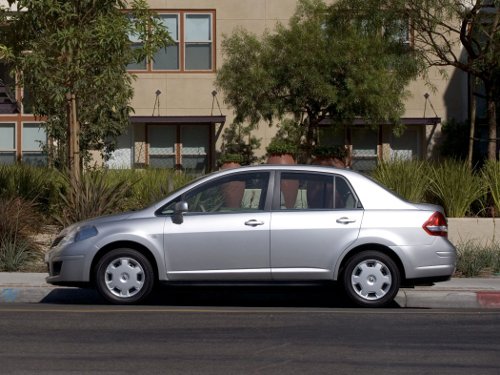 Nissan Versa picture